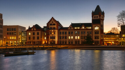 Naklejka premium Historisches Bauwerk am Phoenixsee in Dortmund Hörde