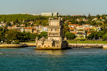 Obraz premium The lush green woods of the Belem district in Lisbon, Portugal