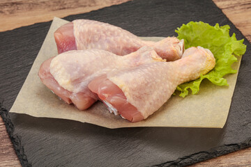 Raw chicken drumsticks for cooking