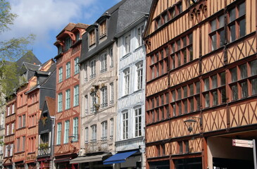 Ville de Rouen, façades colorées et maisons à colombages du centre historique, département de Seine-Maritime, France