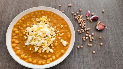 Catalan chickpeas with hard-boiled egg