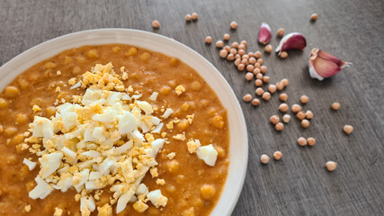 Catalan chickpeas with hard-boiled egg