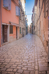 Fototapeta na wymiar Ruelles du vieux centre de la ville de Rovinj en Croatie
