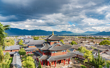 Mufu under the sun in Dayan Ancient Town, Lijiang, Yunnan, China