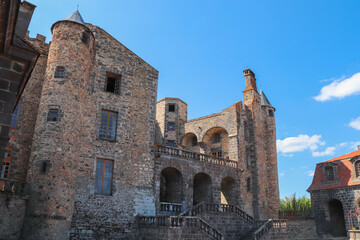 Auvergne Rhône Alpes - Puy de Dôme - Loubeyrat - Château de Chazeron - Perron à double volée d'escaliers