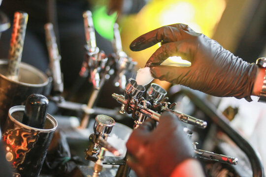 Clean Bilder Durchsuchen 10,711,960 Archivfotos, und