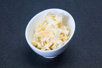Coconut dry chips in the bowl