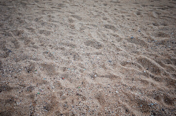 해변가 모래사장에 가득한 모래