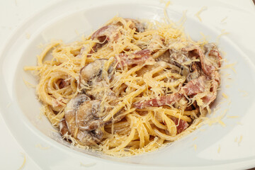 Pasta with mushroom and bacon
