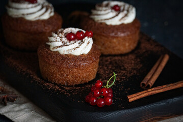  cake with berries