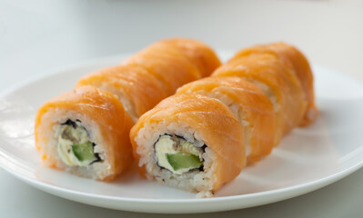 rolls with salmon
