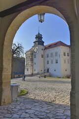 Zamek Królewski Pieskowa Skała na szlaku Orlich Gniazd w Małopolsce © Albin Marciniak