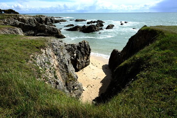 Obraz premium The granite coast in the west of France.
