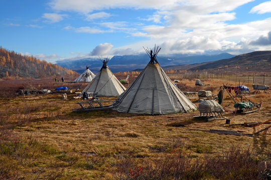 Camp of khanty reindeer herders in Malaya Paypudyna river valley. Yamalo-Nenets Autonomous Okrug (Yamal), Russia.