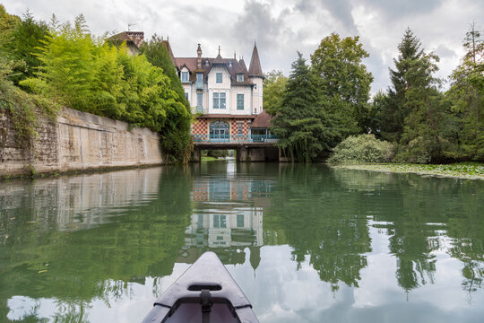 Moulin de Connelles vu de bateau