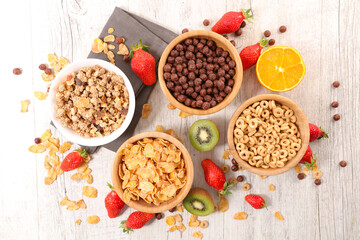 cereals breakfast with fresh fruits