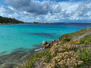 Mittelmeerküste auf Sardinien in der Nähe von Santa Teresa Gallura, Italien