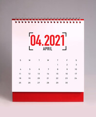 Simple desk calendar 2021 - April