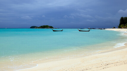 Fototapeta premium Tropical white sand beach on the island of Ko Lipe in Southern Thailand