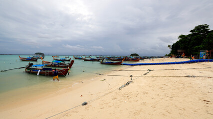 Fototapeta premium Tropical white sand beach on the island of Ko Lipe in Southern Thailand