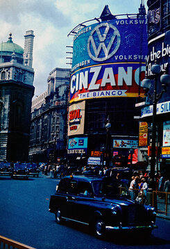 England. London. View the Piccadilly Circus and city taxi. Historical photo. July 1975, film slide ORWOCHROM