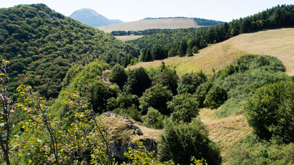 Lungo il sentiero 109AG da Poggio San Romualdo a Castelletta nelle Marche