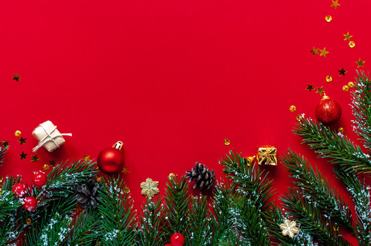 Hình nền Giáng sinh đỏ với 315 hình ảnh cổ phiếu sẽ khiến bạn mãn nhãn với một loạt các mẫu mã đẹp mắt. Duyệt qua từng hình ảnh mà không muốn dừng lại. Bạn có thể tìm thấy những bức tranh nghệ thuật độc đáo hoặc đơn giản là một bức hình đơn giản nhưng đầy sức sống để trang trí cho mùa Giáng sinh thêm phần ấm áp và lung linh.