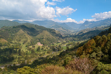 Fototapeta na wymiar beautiful mountainous and green landscape in the lands of Colombia in South America