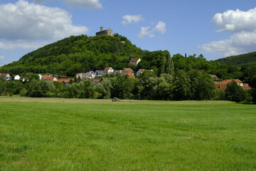 Die Ruine Trimburg in Trimberg, Gemeinde Elfershausen, Landkreis Bad Kissingen, Unterfranken, Franken, Bayern, Deutschland