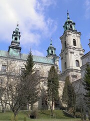 Fototapeta na wymiar Klasztor oo. Dominikanów i Bazylika Matki Bożej Bolesnej w Jarosławiu