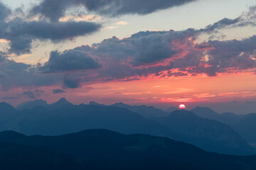 Obraz premium sunset in the mountains