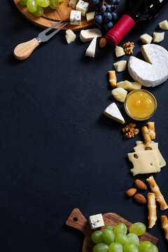 Different sorts of cheese on backround