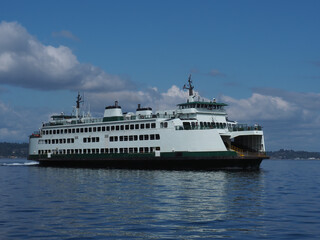 Fototapeta na wymiar Washington State ferry underway in Puget Sound