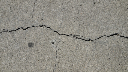 Obraz premium Texture and background for the material. Unique crack pattern on asphalt