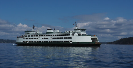 Fototapeta na wymiar Washington State ferry underway in Puget Sound