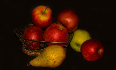 apples in a basket