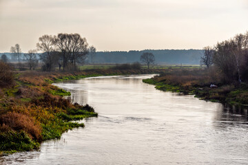 Jesienne krajobrazy z doliny Narwi, Podlasie, Polska © podlaski49