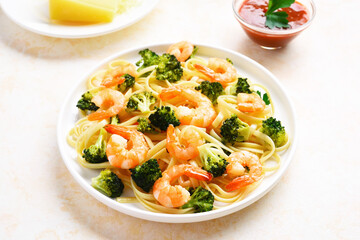 Shrimp and broccoli pasta