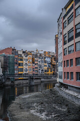 Fototapeta na wymiar Photo of colorful buildings on the river
