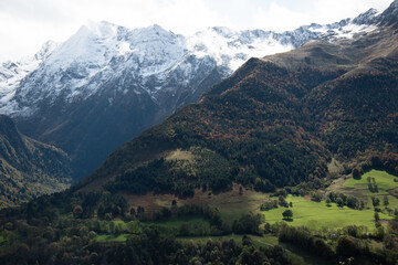 Fototapeta na wymiar Peaceful autumn Pyrenees mountains view.