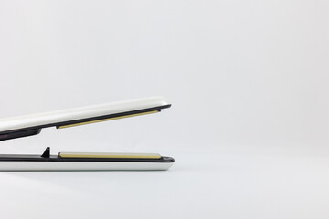 white hair straightener with 2-layer ceramic