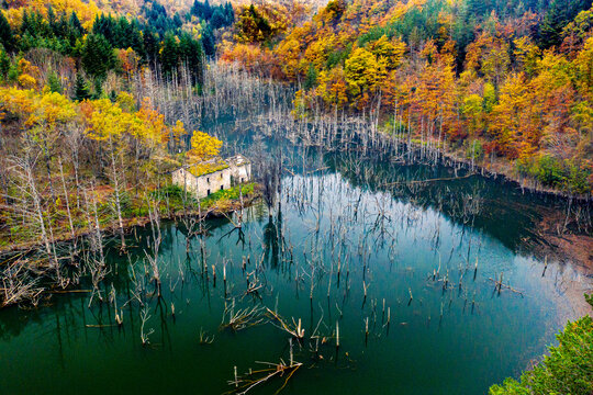 Lago di Poggio Baldi