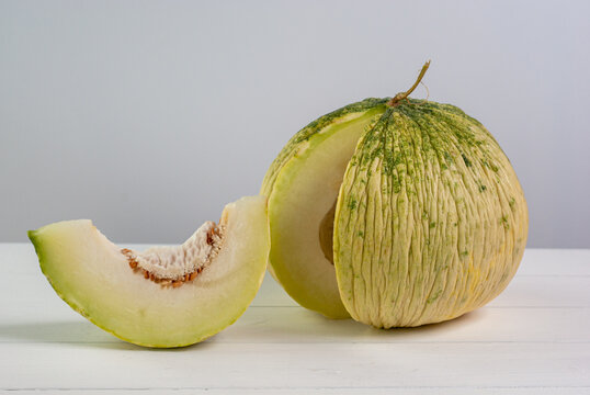 Melo cassaba - winter variety of melon. It have smooth rinds and do not have a musky odor. It is the third most popular type of melon, after the watermelon and cantaloupe.