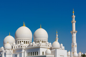 Fototapeta na wymiar Abu Dhabi Sheikh Zayed White Grand Mosque, United Emirates Arab
