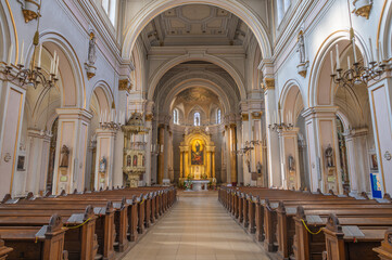 Fototapeta na wymiar VIENNA, AUSTIRA - OCTOBER 22, 2020: The nave of church St. John the Evangelist.