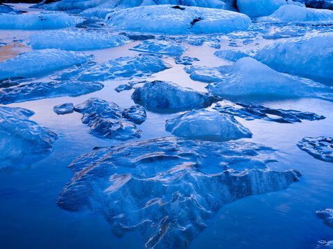 Floating ice