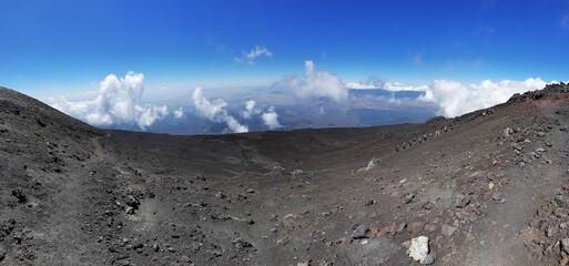 Fototapeta na wymiar Etna - Panoramica dal sentiero del cratere Bocca Nuova