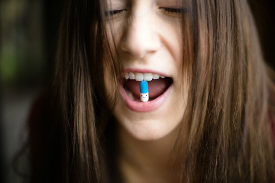 Happy Pill"」の写真素材 | 528件の無料イラスト画像 | Adobe Stock