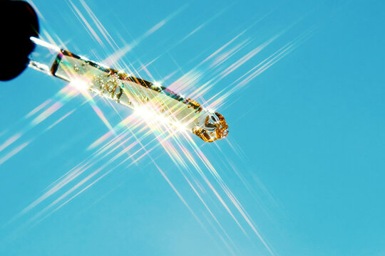 Shiny dropper with hyaluronic acid