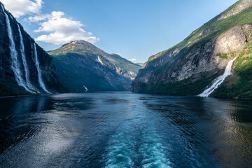 Obraz premium Geiranger Fjord mit Sieben Schwestern und Freier.